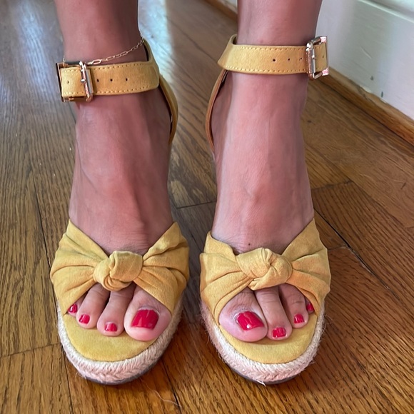 JustFab yellow espadrilles wedges, size 6 - Picture 10 of 10